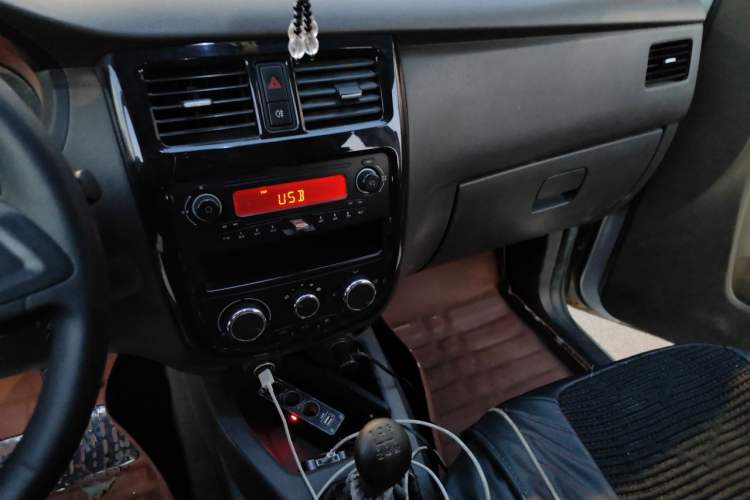 Used Wuling Rongguang V 2016 1.5L Standard Version Audio And AC Panel