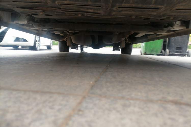 Used Wuling Rongguang V 2016 1.5L Practical Version Chassis Front