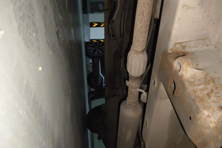 Used Wuling Rongguang V 2016 1.5L Standard Version Chassis Front Left