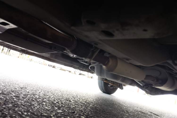 Used Wuling Rongguang V 2016 1.5L Practical Version Chassis Front Left
