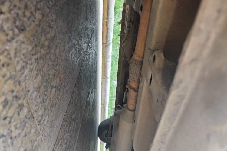 Used Wuling Rongguang V 2016 1.5L Standard Version Chassis Front Left