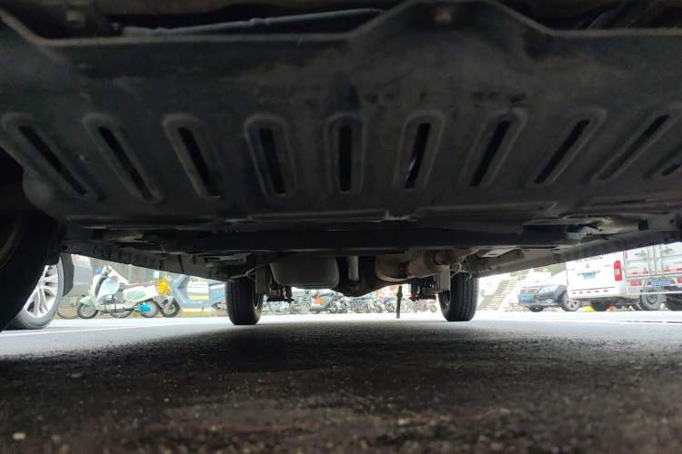 Used Wuling Rongguang V 2016 1.5L Standard Version Chassis Front
