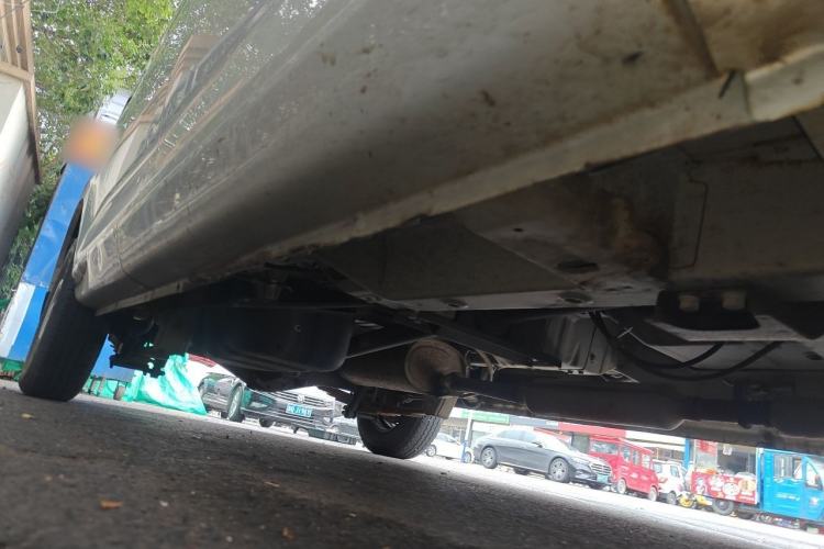 Used Wuling Rongguang V 2016 1.5L Practical Version Chassis Front Right