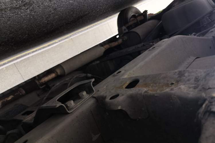 Used Wuling Rongguang V 2016 1.5L Practical Version Chassis Front Right