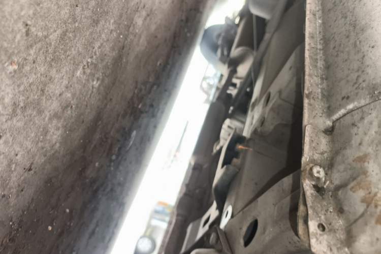 Used Wuling Rongguang V 2016 1.5L Standard Version Chassis Front Right