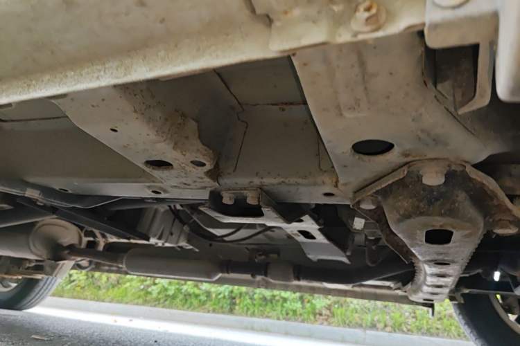 Used Wuling Rongguang V 2016 1.5L Standard Version Chassis Front Right