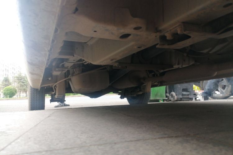 Used Wuling Rongguang V 2016 1.5L Practical Version Chassis Front Right