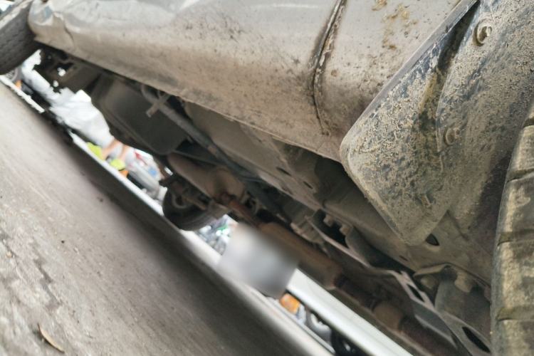 Used Wuling Rongguang V 2016 1.5L Standard Version Chassis Front Right