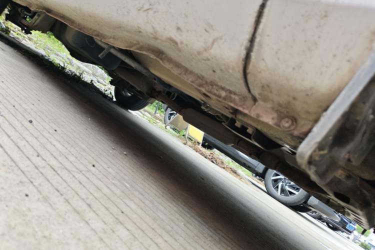Used Wuling Rongguang V 2016 1.5L Practical Version Non-Power-Assisted Chassis Front Right