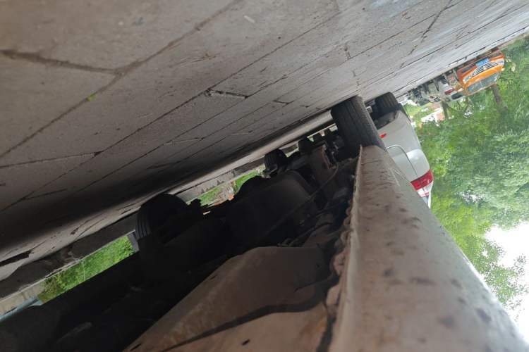 Used Wuling Rongguang V 2016 1.2L Practical Version Chassis Front Right