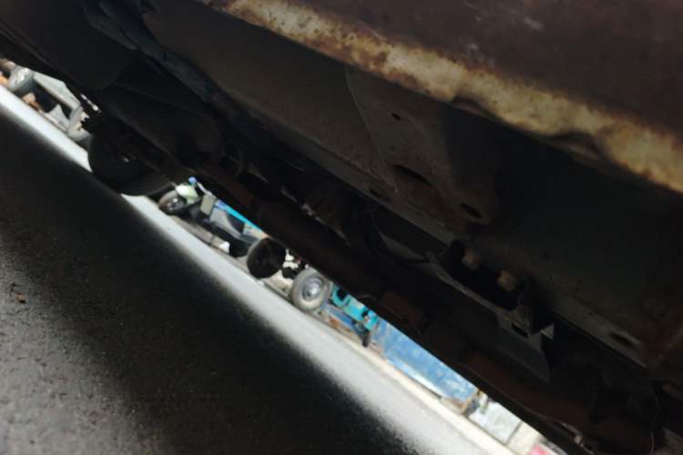 Used Wuling Rongguang V 2016 1.5L Practical Version Chassis Front Right