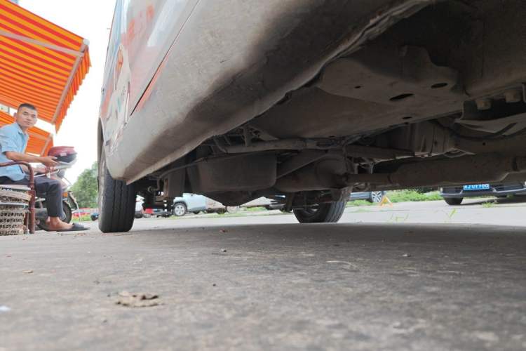 Used Wuling Rongguang V 2016 1.5L Standard Version Chassis Front Right