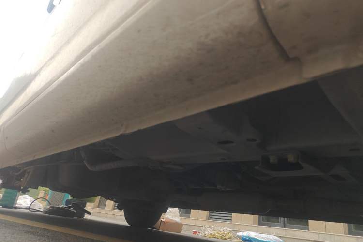 Used Wuling Rongguang V 2016 1.5L Practical Version Chassis Front Right