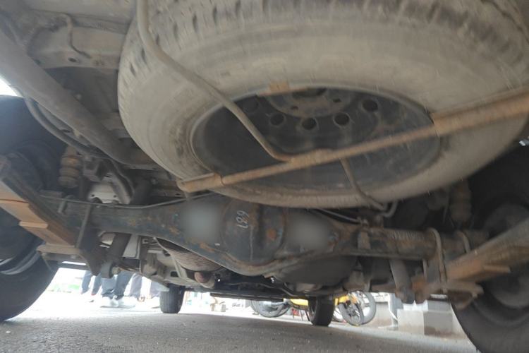 Used Wuling Rongguang V 2016 1.5L Practical Version Chassis Rear