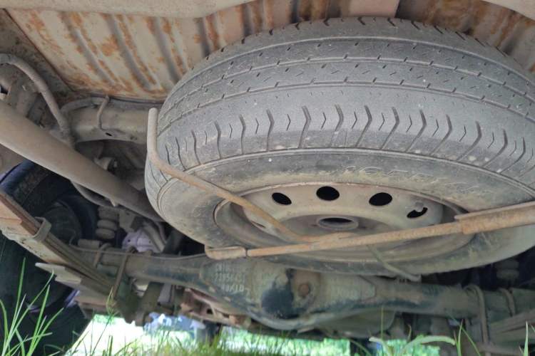 Used Wuling Rongguang V 2016 1.5L Practical Version Non-Power-Assisted Chassis Rear