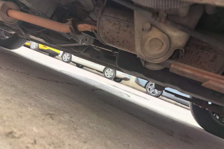 Used Wuling Rongguang V 2016 1.2L Practical Version Chassis Rear Left