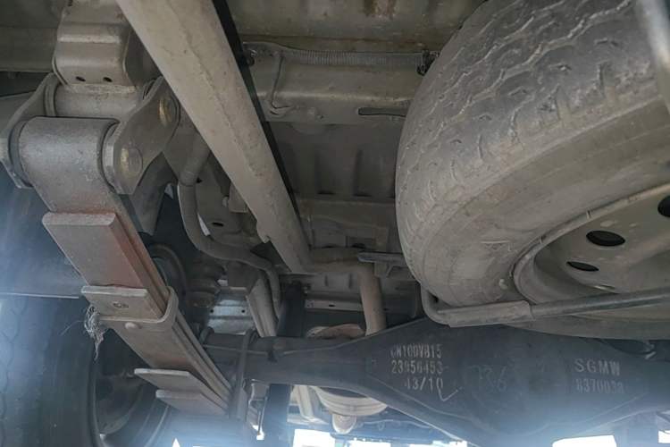 Used Wuling Rongguang V 2016 1.5L Standard Version Chassis Rear Left