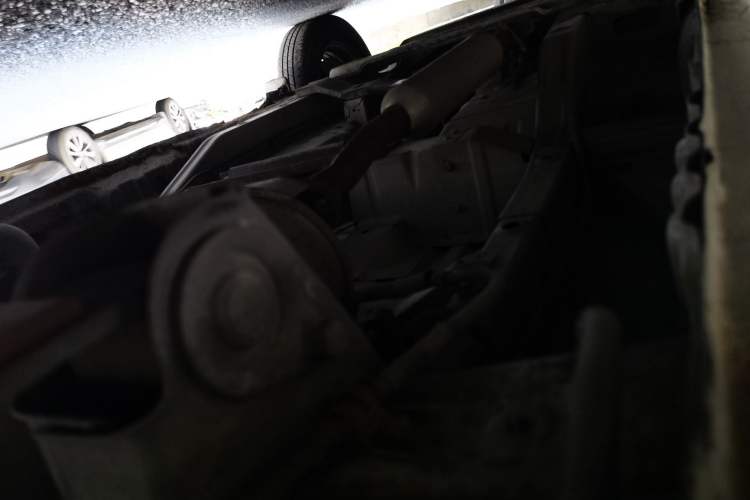 Used Wuling Rongguang V 2016 1.5L Practical Version Chassis Rear Left