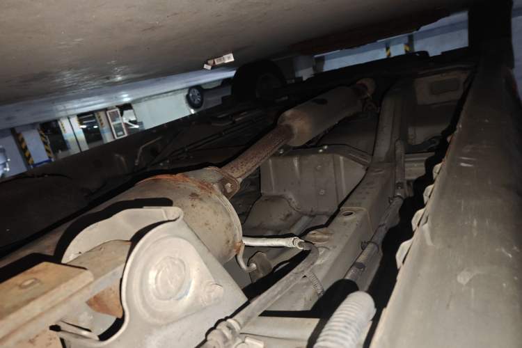 Used Wuling Rongguang V 2016 1.5L Standard Version Chassis Rear Left