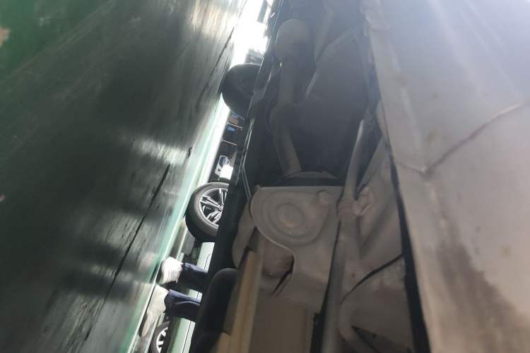 Used Wuling Rongguang V 2016 1.2L Practical Version Chassis Rear Left