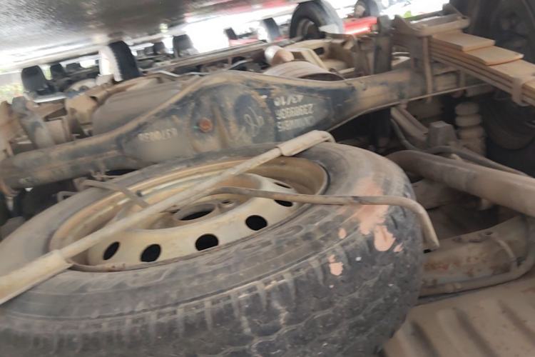 Used Wuling Rongguang V 2016 1.5L Practical Version Chassis Rear