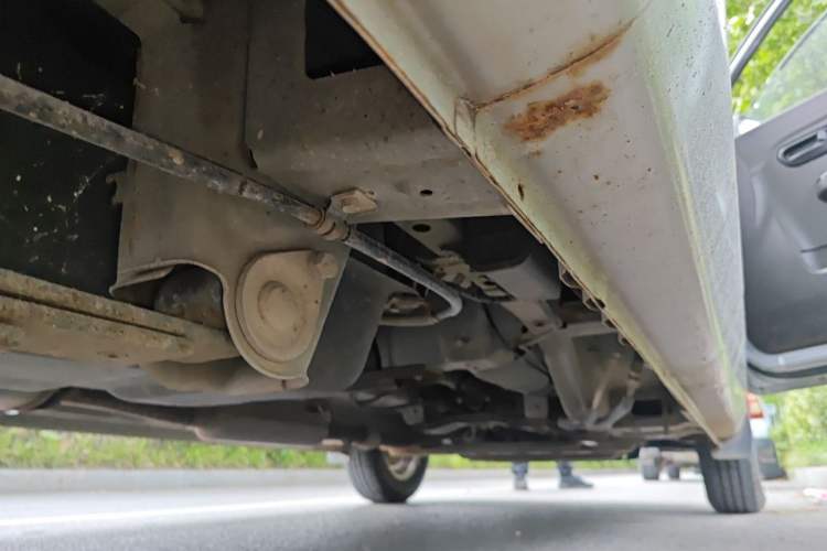 Used Wuling Rongguang V 2016 1.5L Standard Version Chassis Rear Right