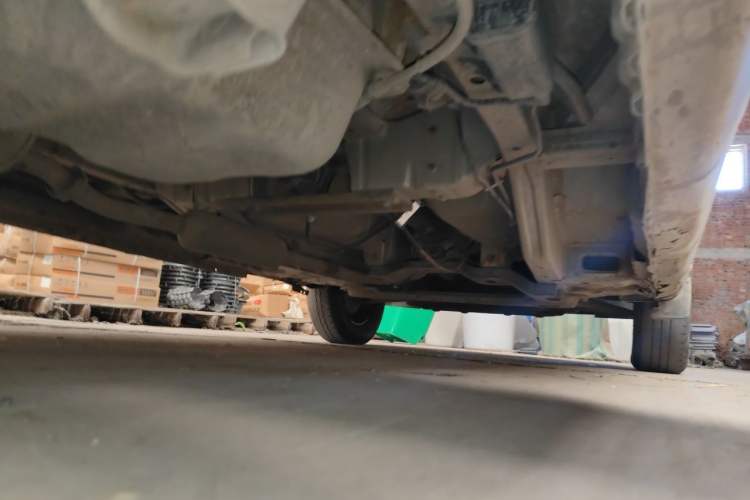 Used Wuling Rongguang V 2016 1.2L Practical Model Non-Power-Assisted Chassis Rear Right