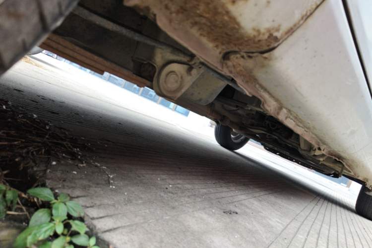 Used Wuling Rongguang V 2016 1.5L Practical Version Non-Power-Assisted Chassis Rear Right