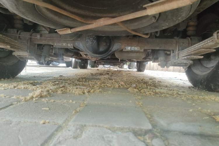 Used Wuling Rongguang V 2016 1.2L Practical Model Non-Power-Assisted Chassis Rear