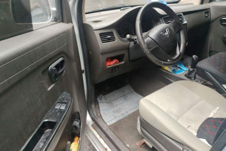 Used Wuling Rongguang V 2016 1.5L Standard Version Driver Seat