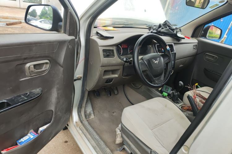 Used Wuling Rongguang V 2016 1.5L Practical Version Non-Power-Assisted Driver Seat
