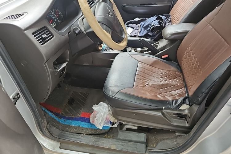 Used Wuling Rongguang V 2016 1.5L Standard Version Driver Seat