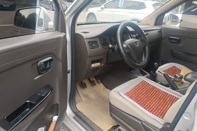 Used Wuling Rongguang V 2016 1.5L Standard Version Driver Seat