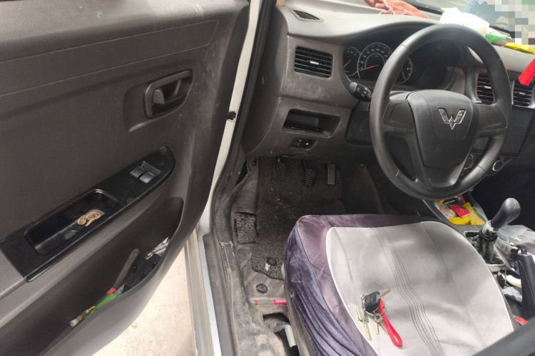Used Wuling Rongguang V 2016 1.5L Standard Version Driver Seat
