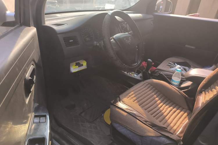 Used Wuling Rongguang V 2016 1.5L Standard Version Driver Seat