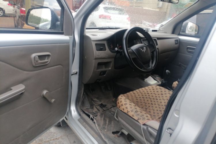Used Wuling Rongguang V 2016 1.5L Practical Version Driver Seat
