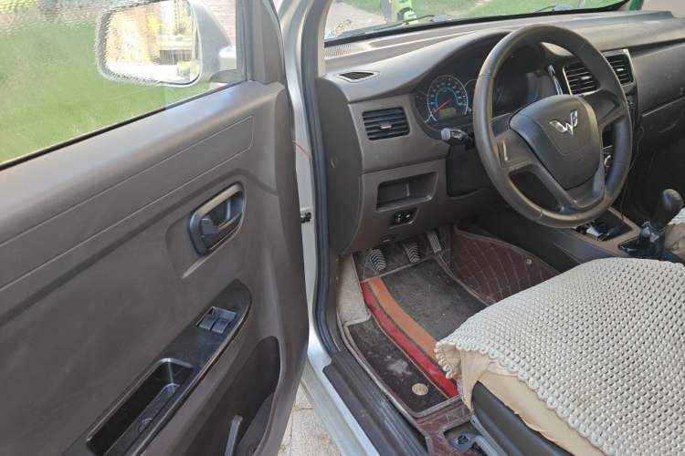 Used Wuling Rongguang V 2016 1.5L Standard Version Driver Seat