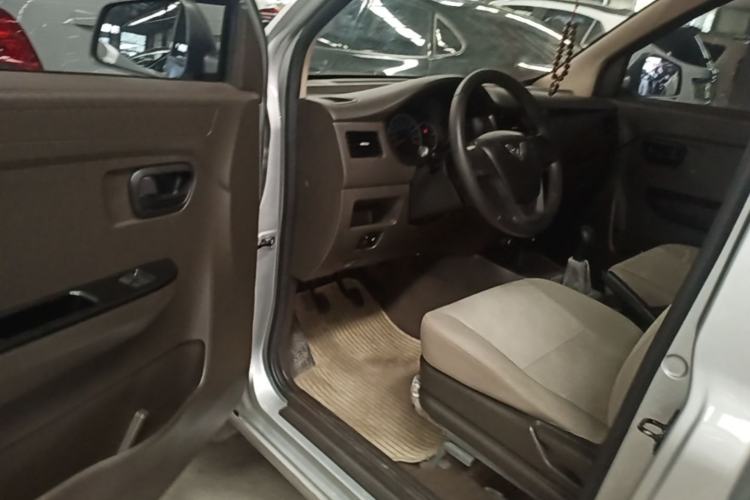 Used Wuling Rongguang V 2016 1.5L Standard Version Driver Seat