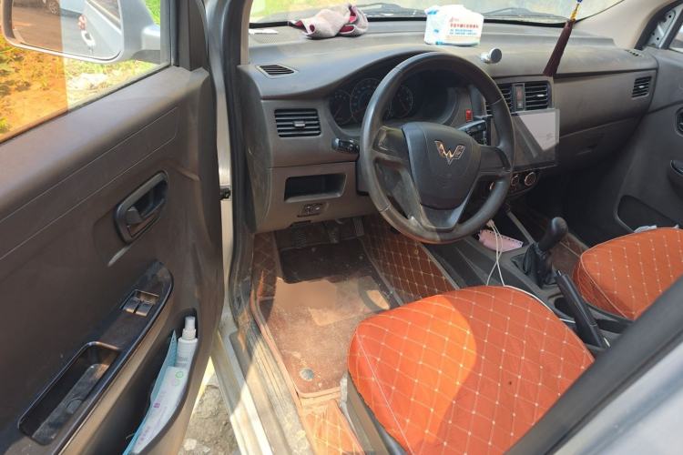 Used Wuling Rongguang V 2016 1.2L Standard Version Driver Seat