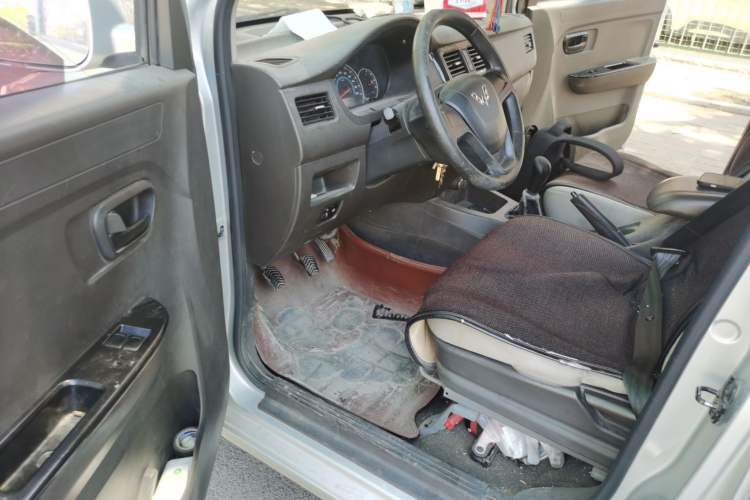 Used Wuling Rongguang V 2016 1.5L Standard Version Driver Seat