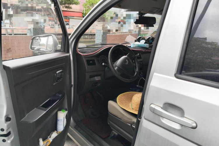 Used Wuling Rongguang V 2016 1.5L Standard Version Driver Seat