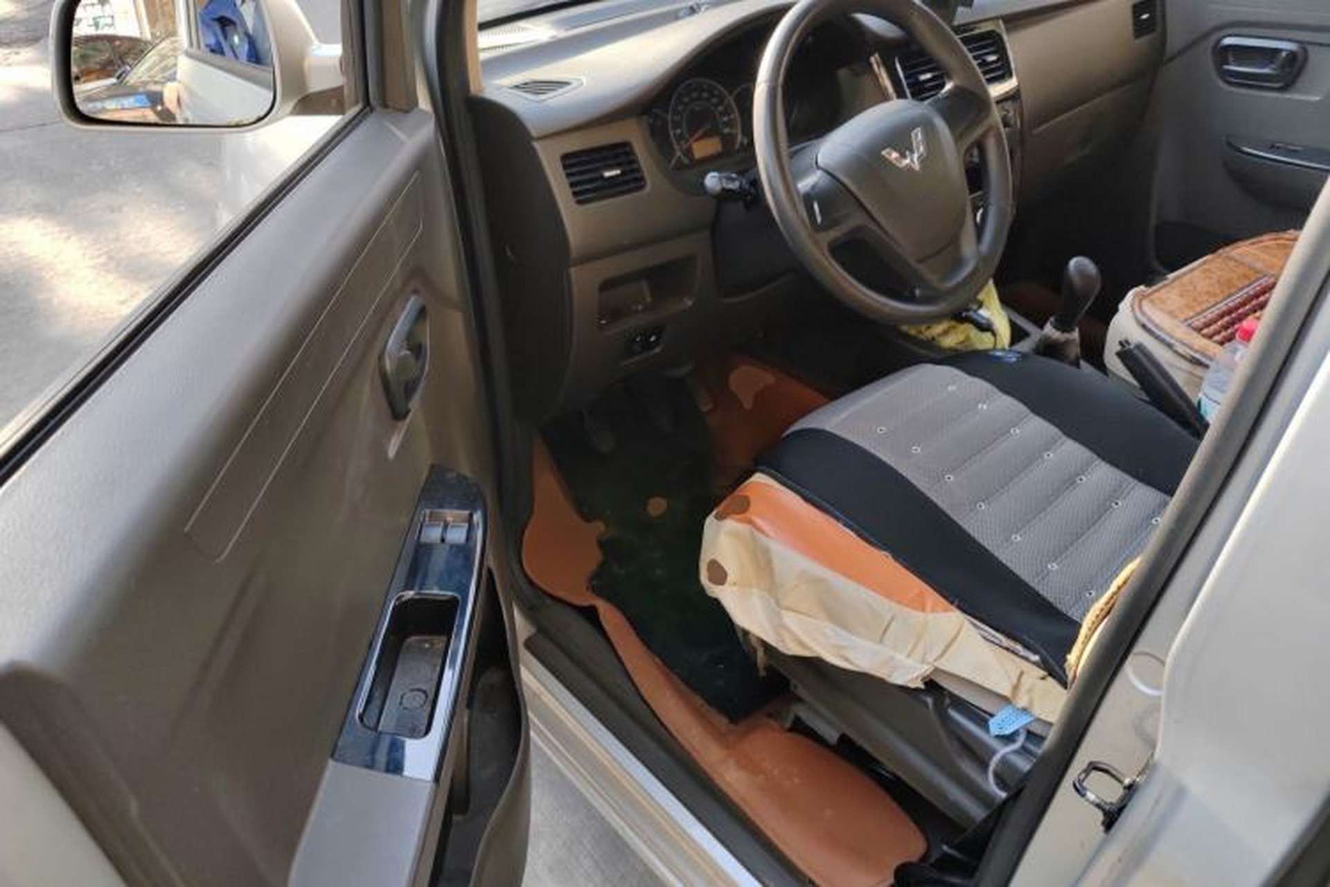 Used Wuling Rongguang V 2016 1.5L Standard Version Driver Seat