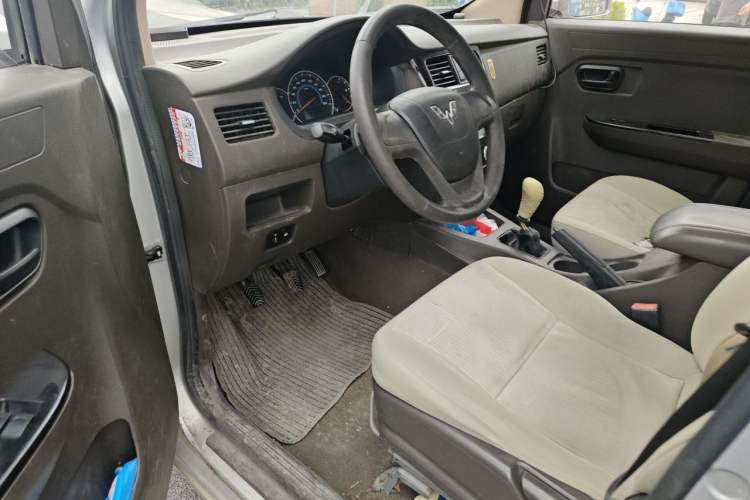 Used Wuling Rongguang V 2016 1.5L Standard Version Driver Seat