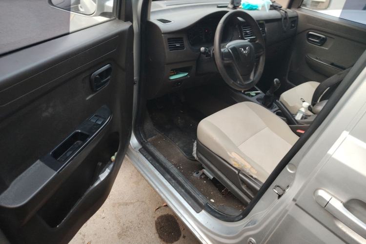 Used Wuling Rongguang V 2016 1.2L Standard Version Driver Seat