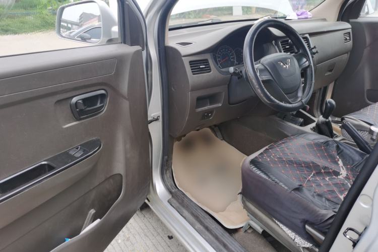 Used Wuling Rongguang V 2016 1.5L Standard Version Driver Seat