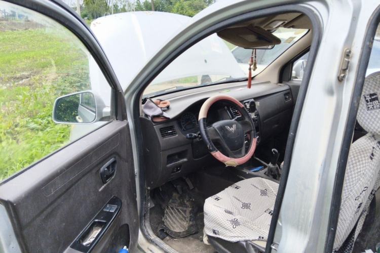 Used Wuling Rongguang V 2016 1.5L Standard Version Driver Seat