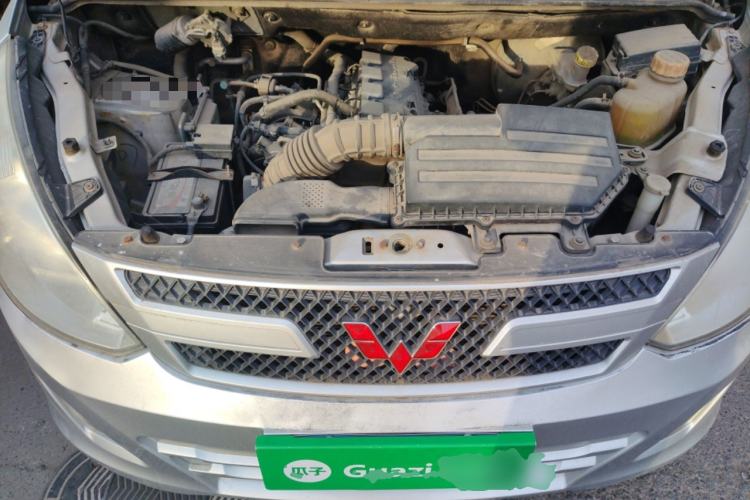 Used Wuling Rongguang V 2016 1.5L Practical Version Engine Bay