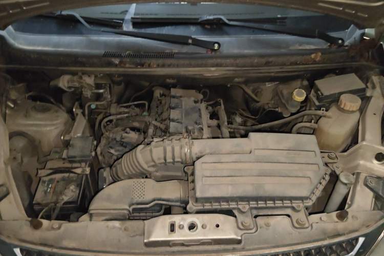 Used Wuling Rongguang V 2016 1.5L Standard Version Engine Bay