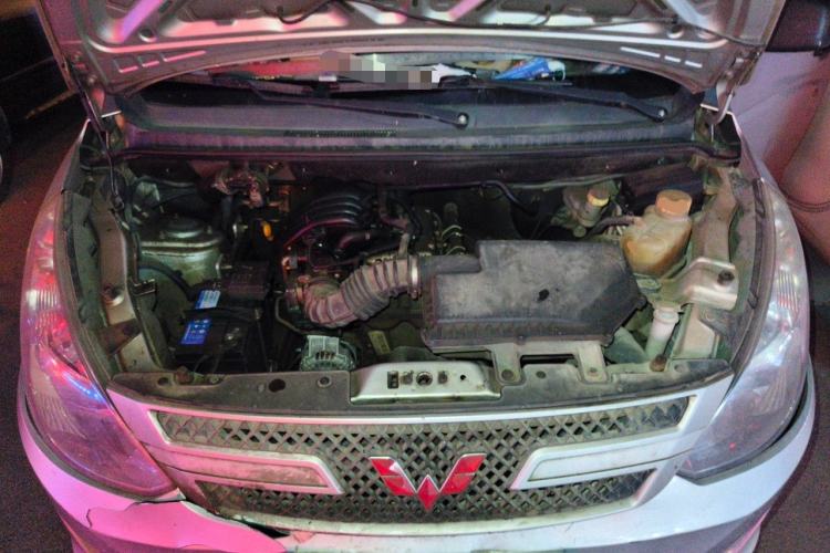 Used Wuling Rongguang V 2016 1.2L Practical Version Engine Bay