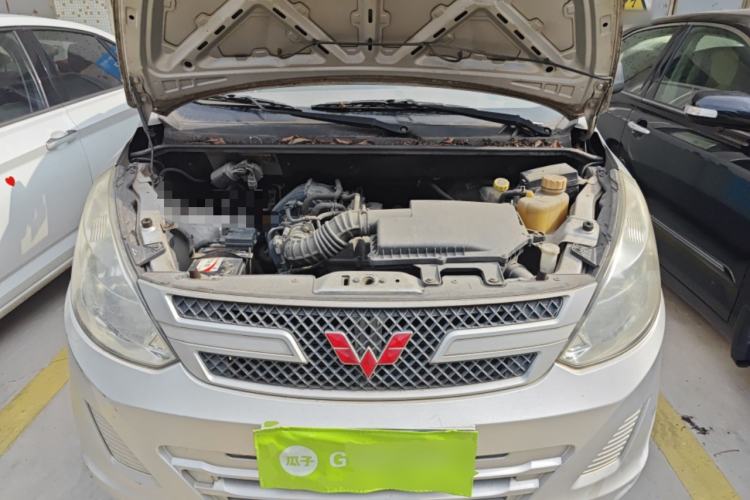 Used Wuling Rongguang V 2016 1.2L Practical Version Engine Bay